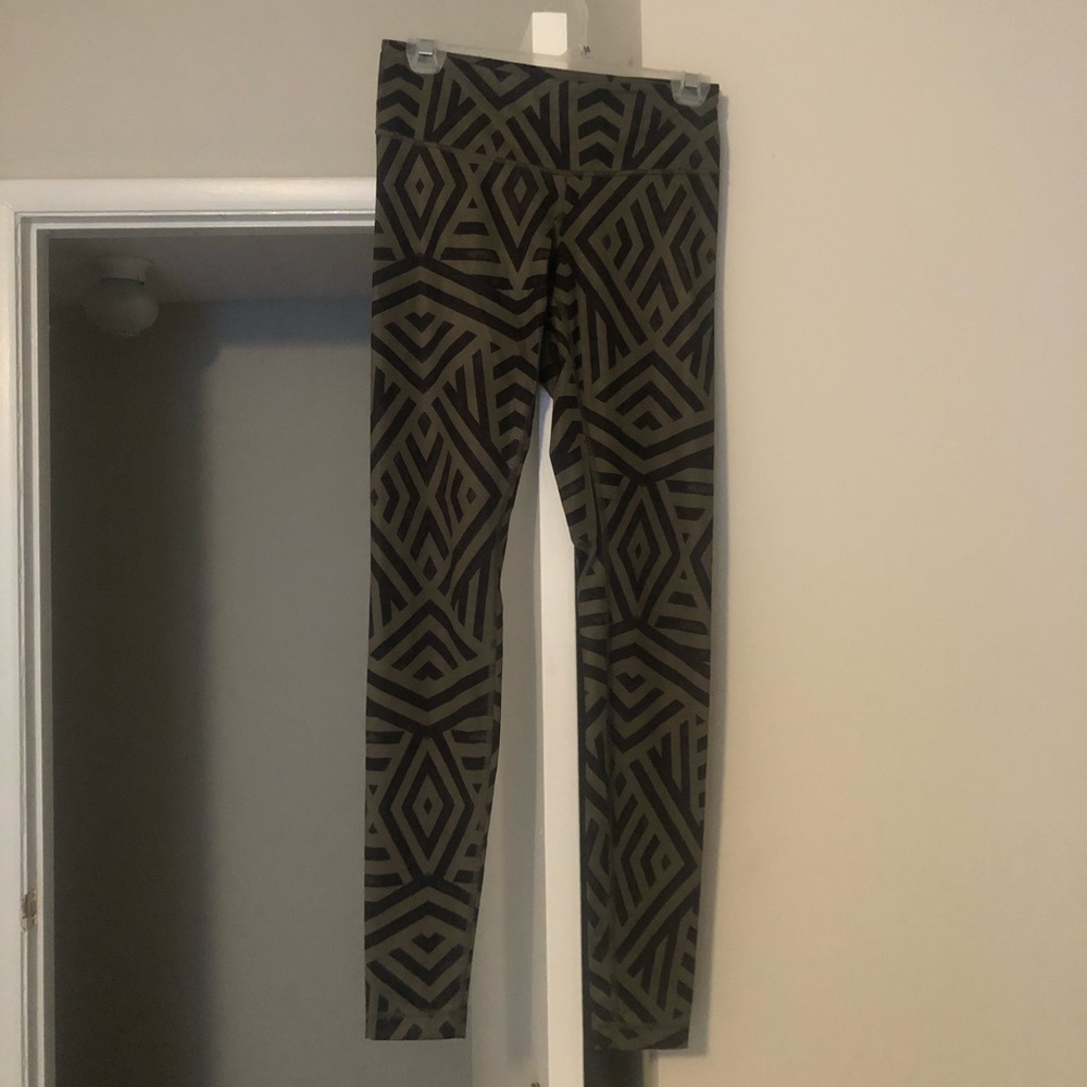 Lululemon Tribal Print Wunder Under Luxtreme